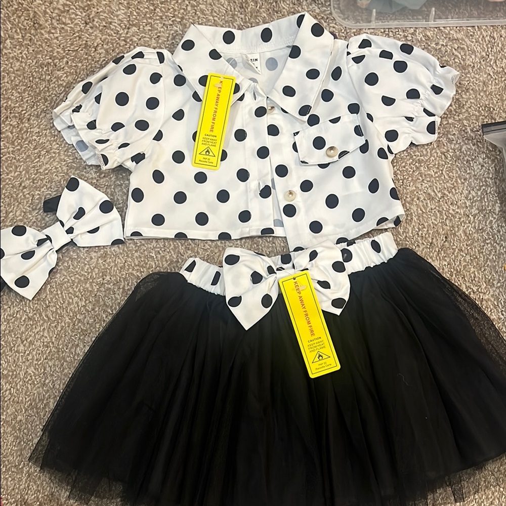 SHEIN Black and White Dance Costume Set